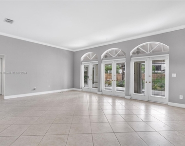 5253 Nw 94th Doral Pl - Photo Thumbnail 19