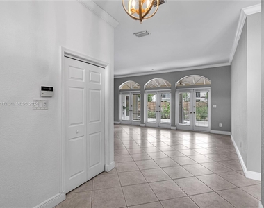 5253 Nw 94th Doral Pl - Photo Thumbnail 17