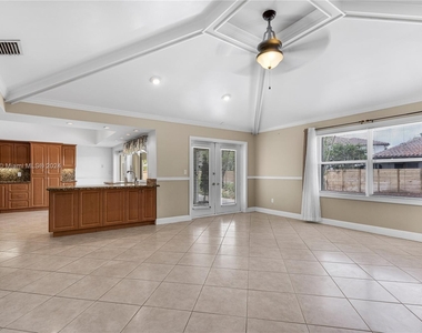 5253 Nw 94th Doral Pl - Photo Thumbnail 26