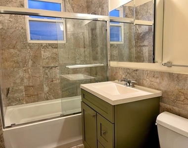 1322 W Elmdale Avenue - Photo Thumbnail 10