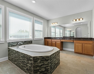 15216 Johns Lake Pointe Boulevard - Photo Thumbnail 26