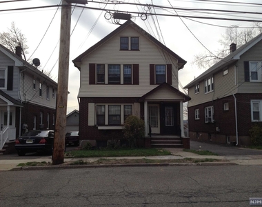 15-24 Parmelee Avenue - Photo Thumbnail 13