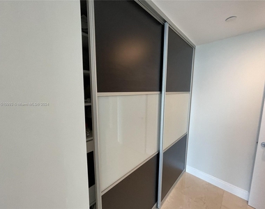 17001 Collins Ave - Photo Thumbnail 30