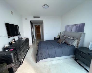 17001 Collins Ave - Photo Thumbnail 26