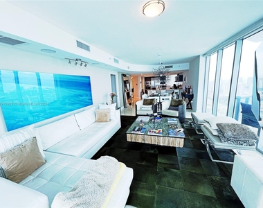 17001 Collins Ave - Photo Thumbnail 13