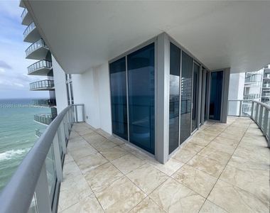 17001 Collins Ave - Photo Thumbnail 43