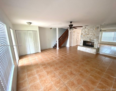 4269 Coral Springs Dr - Photo Thumbnail 4