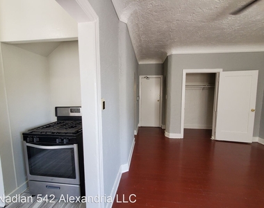 542 N. Alexandria - Photo Thumbnail 7