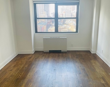 401 East 88th Street - Photo Thumbnail 3