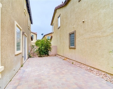 4351 Acropolis Avenue - Photo Thumbnail 9