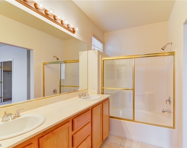 4351 Acropolis Avenue - Photo Thumbnail 7