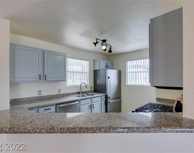 2801 N Rainbow Boulevard - Photo Thumbnail 7