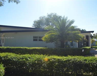 8540 Sw 122nd St - Photo Thumbnail 5