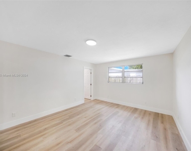 3718 Taft Steet - Photo Thumbnail 13