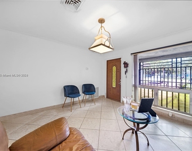 3718 Taft Steet - Photo Thumbnail 2