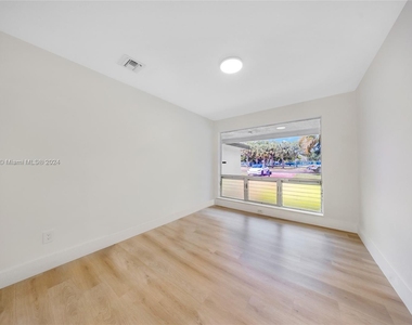 3718 Taft Steet - Photo Thumbnail 17