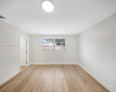 3718 Taft Steet - Photo Thumbnail 14