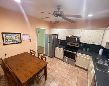 3725 S Ocean Dr - Photo Thumbnail 5