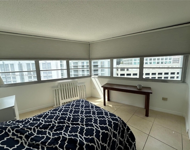 825 Brickell Bay Dr - Photo Thumbnail 10