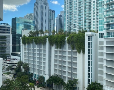 825 Brickell Bay Dr - Photo Thumbnail 2