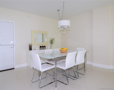 10275 Collins Ave - Photo Thumbnail 4