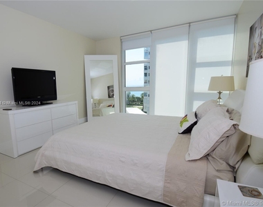 10275 Collins Ave - Photo Thumbnail 22