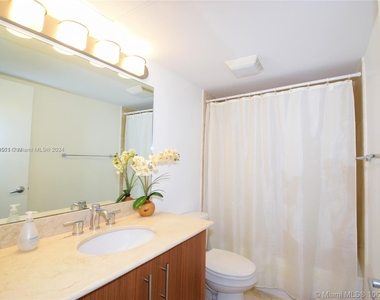 10275 Collins Ave - Photo Thumbnail 24