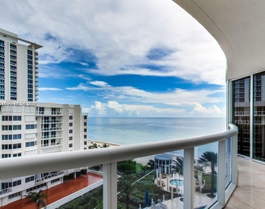 17201 Collins Ave - Photo Thumbnail 15