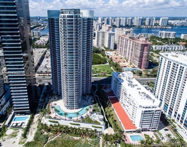 17201 Collins Ave - Photo Thumbnail 16