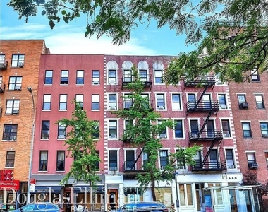 642 Tenth Ave - Photo Thumbnail 2