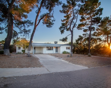 2145 W Paseo Redondo - Photo Thumbnail 29