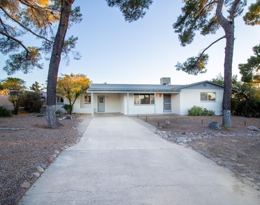 2145 W Paseo Redondo - Photo Thumbnail 2