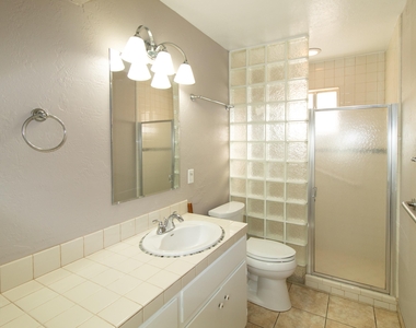 2145 W Paseo Redondo - Photo Thumbnail 13