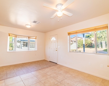 2145 W Paseo Redondo - Photo Thumbnail 23