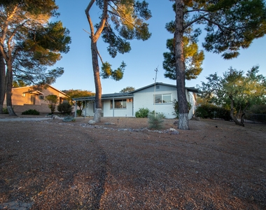 2145 W Paseo Redondo - Photo Thumbnail 3