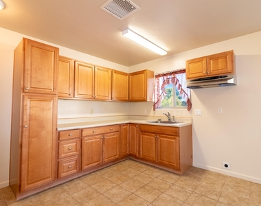 2145 W Paseo Redondo - Photo Thumbnail 24