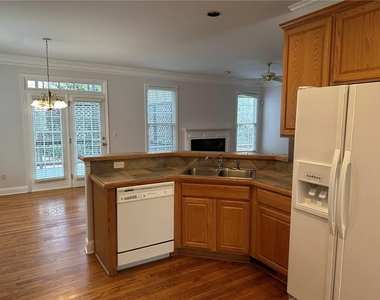 1296 Dunwoody Cove - Photo Thumbnail 9