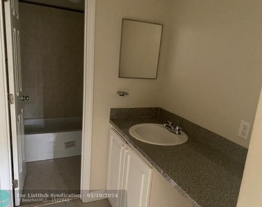 2982 Nw 55th Ave - Photo Thumbnail 7