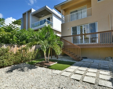 2780 Sw 33 Ave - Photo Thumbnail 24