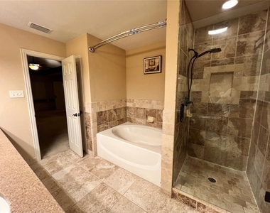 4217 Bent Oaks Drive - Photo Thumbnail 7