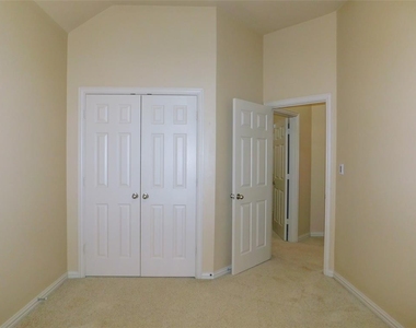 4204 Sweetgum Drive - Photo Thumbnail 23