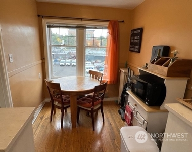 4235 Brooklyn Avenue Ne - Photo Thumbnail 6