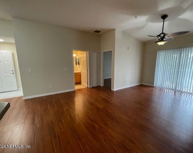 8204 White Falls Boulevard - Photo Thumbnail 11