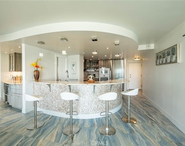 700 E Ocean Boulevard - Photo Thumbnail 17