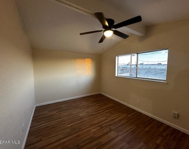 7121 Alto Rey Avenue - Photo Thumbnail 2