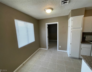 2516 E Mesquite Avenue - Photo Thumbnail 3