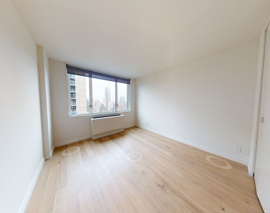 401 East 80th Street - Photo Thumbnail 5