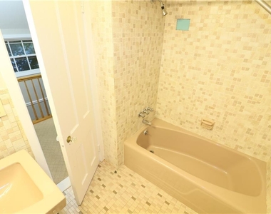 162 W Hartsdale Avenue - Photo Thumbnail 7