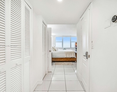 3180 S Ocean Dr - Photo Thumbnail 9