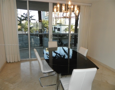 17555 Collins Ave - Photo Thumbnail 11